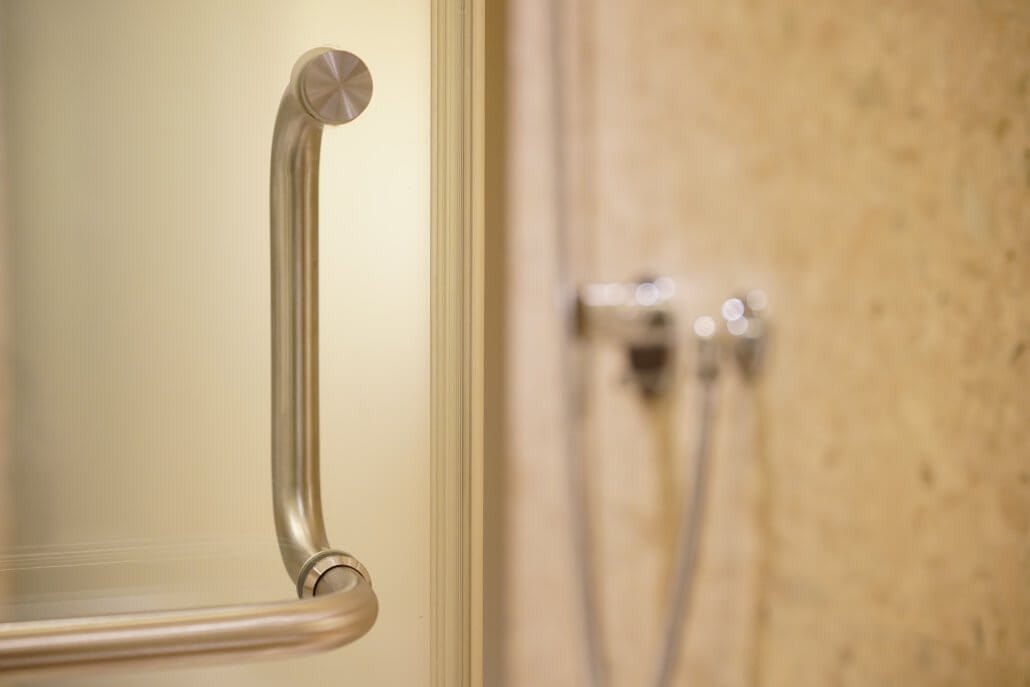 How shower wipes and seals save your bathroom - Gold Rays